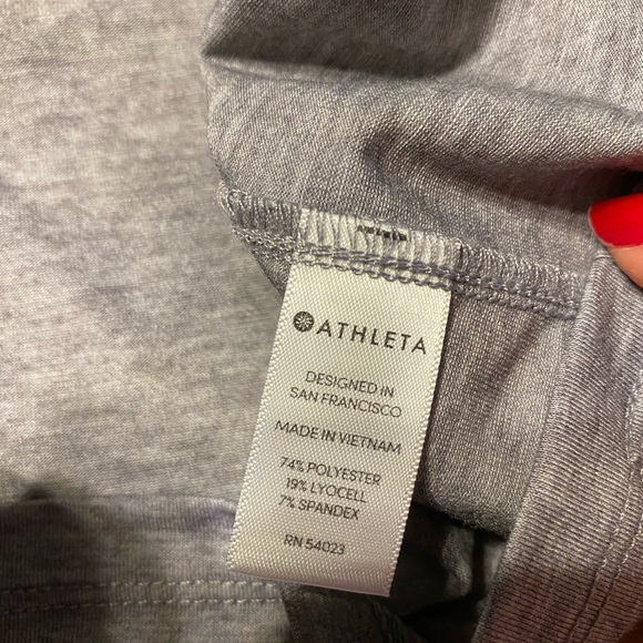 ATHLETA tops with adjustable cinched back - Picture 5 of 15
